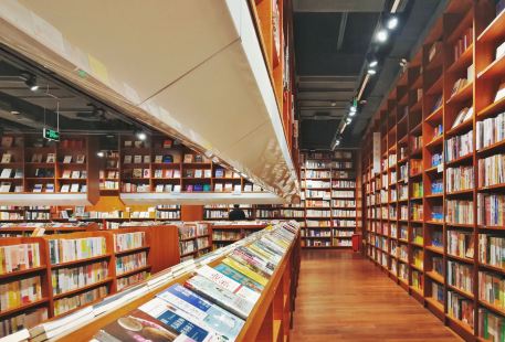 閱潮書店