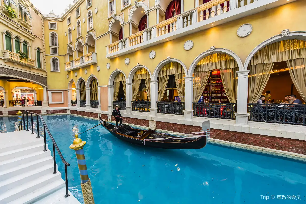 Macau Venetian Gondola Experience