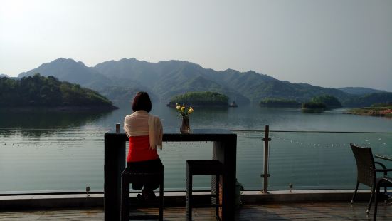 通济湖是个水库，现在也已经成了景点，不过这个景区不收门票，面