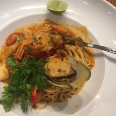 Chom Cafe and Restaurant User Photo