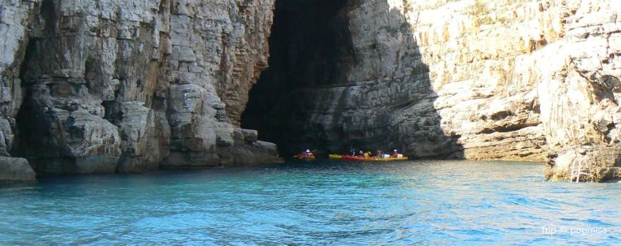 Pirates Caves ,Family Fun Historic Cave & Mini Zoo