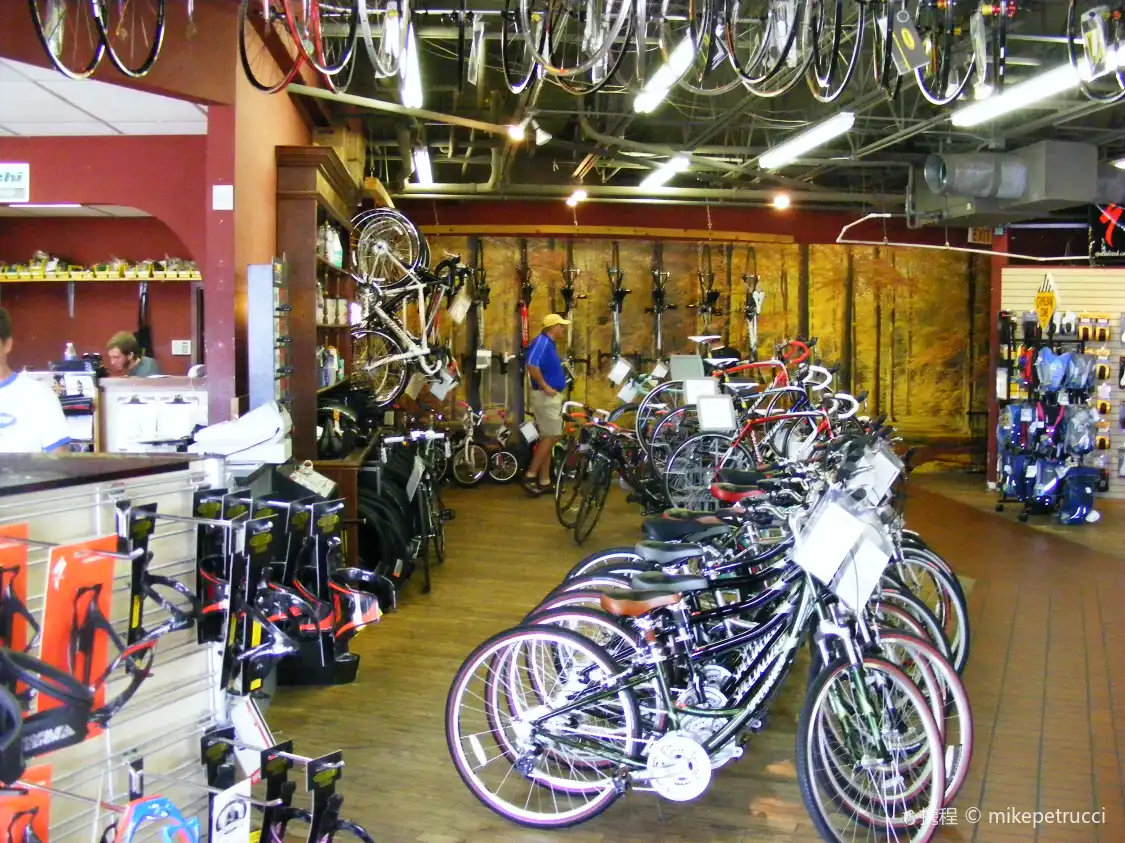Hotels near South Coast Bicycles