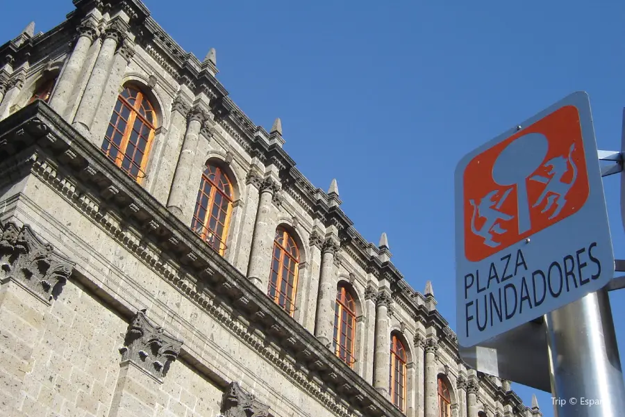 Plaza Fundadores