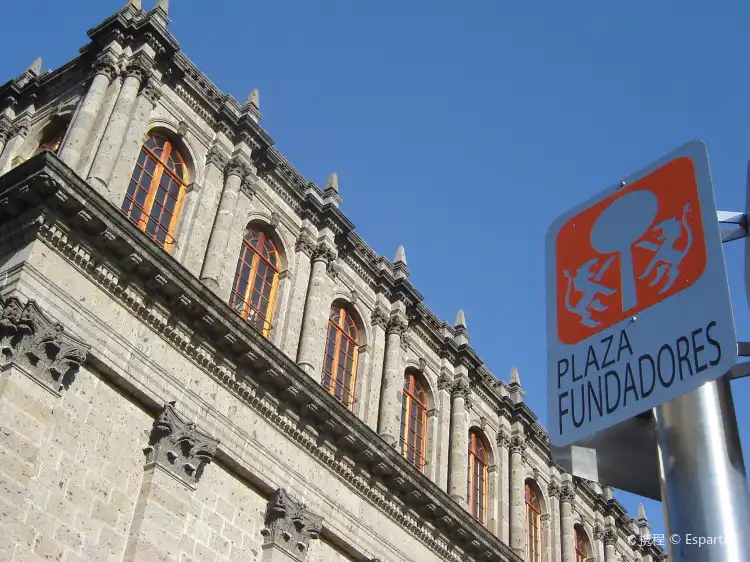 Hotels near Plaza Fundadores