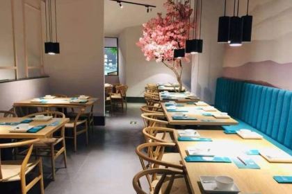 Nayijia (wusibeitaiheguangchang)