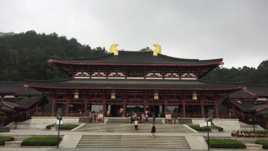 安溪普陀寺离市中心还有一段距离，去的时候还在建筑中，入寺的路