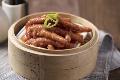 牛楠楠(華貿店)