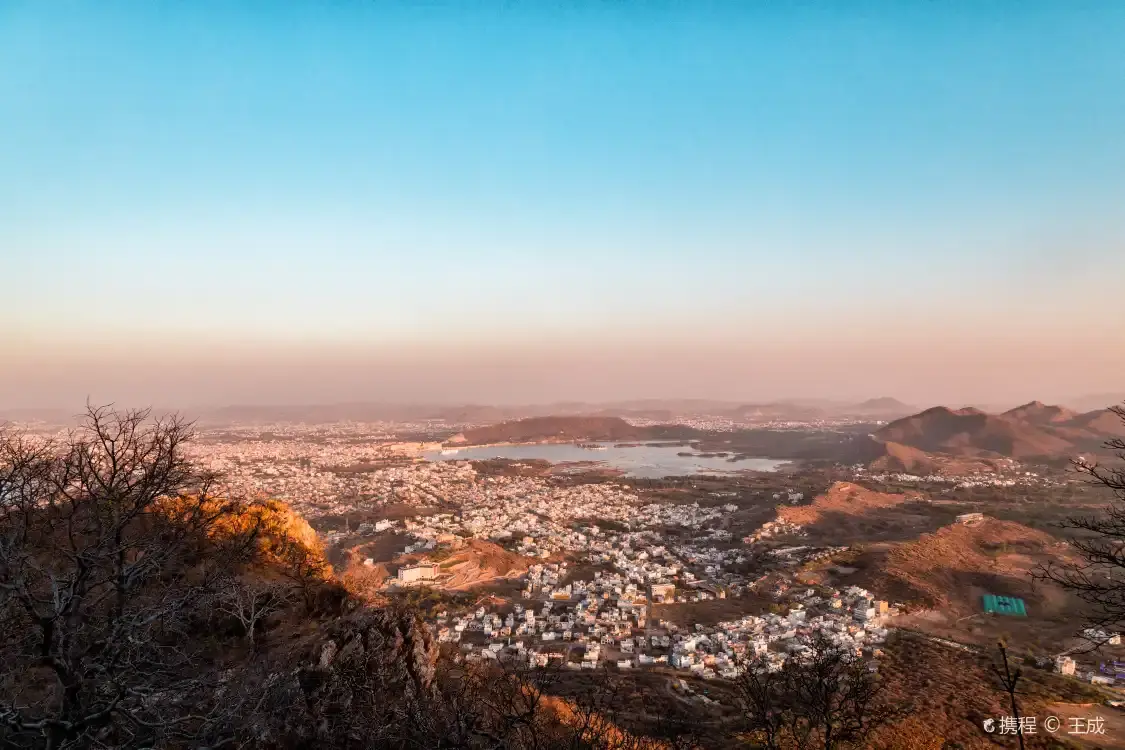 Hotels near Sunset point