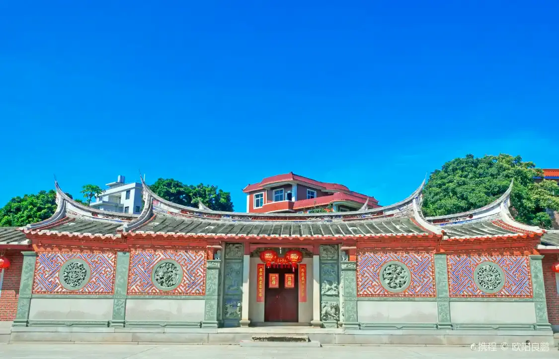 Hotels near Li Guangqian Former Residence Memorial Hall