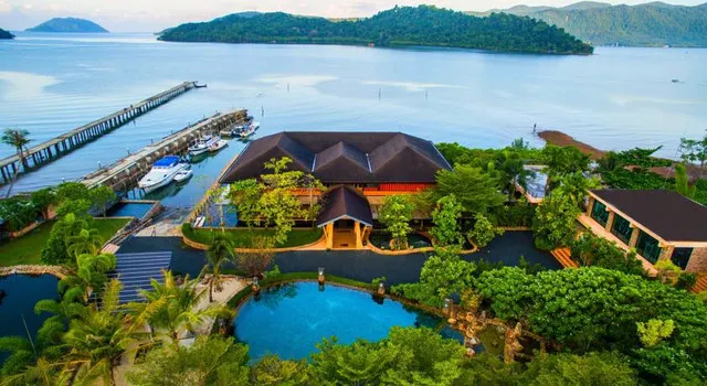 Check Out the TOP 10 Most Popular Hotels in Koh Chang, and See Where Others Love to Stay.