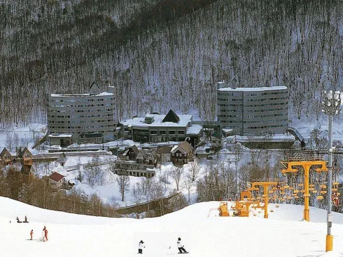Hokkaido is The Place to Soak Up The Hot Springs during The Snowy Season