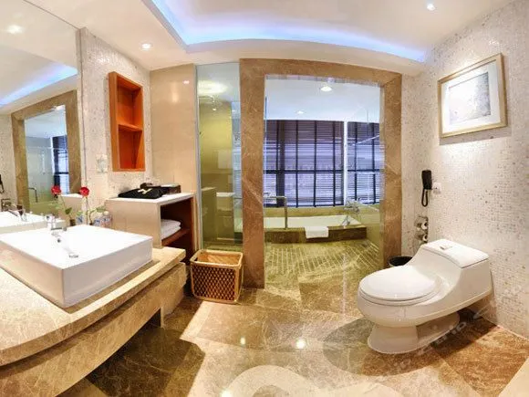 This Autumn, Why Not Have a Hotspring Tour with Your Family