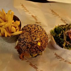 Burger & Lobster User Photo
