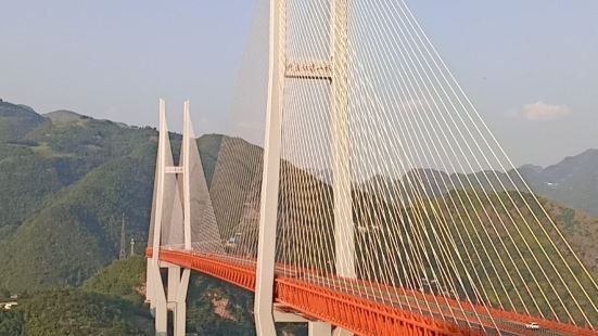真的很好，很美观，还有世界第一高桥，北盘江大桥，特别显著，展