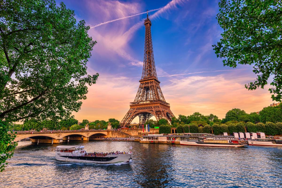 Menara Eiffel – Paris, Prancis