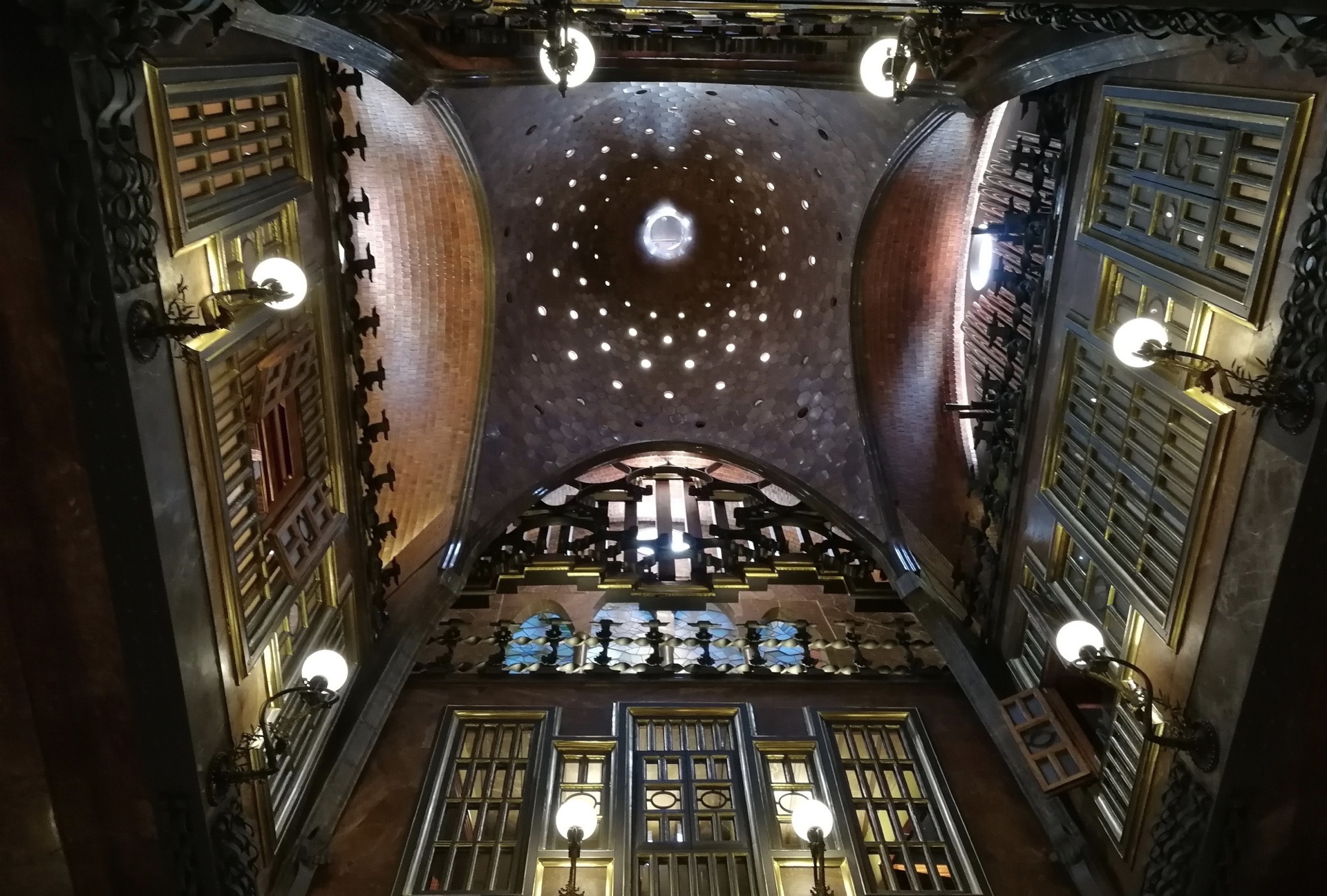 グエル邸のレビュー グエル邸のチケット グエル邸の割引 グエル邸の交通機関 所在地 営業時間 グエル邸周辺の観光スポット ホテル グルメ Trip Com