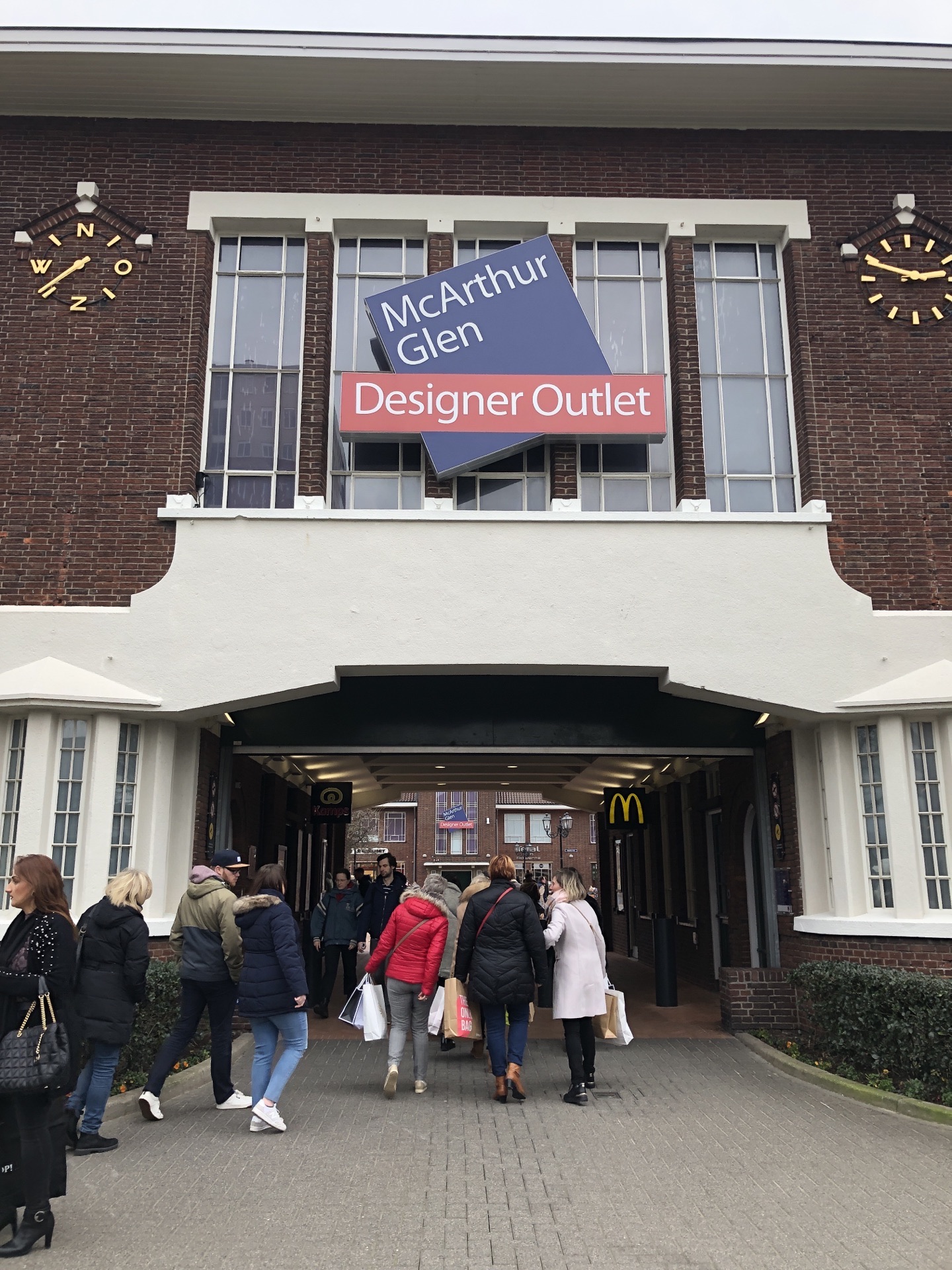 Shopping itineraries in Designer Outlet Roermond in  2023-05-20T17:00:00-07:00 (updated in 2023-05-20T17:00:00-07:00) - Trip.com