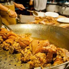 Chang Phueak Pork Leg Rice User Photo