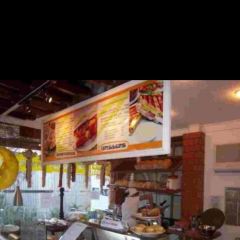 Gusto Y Gustos Deli and Bakery User Photo