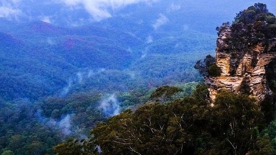 悉尼森林大火前的蓝山三姐妹峰。2020.1.12-那天去时刚