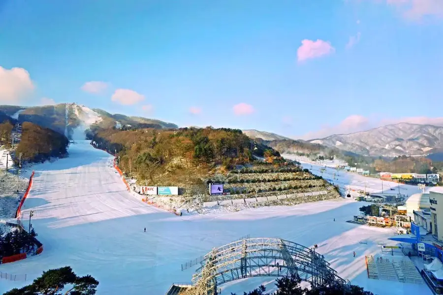 橡園滑雪度假村