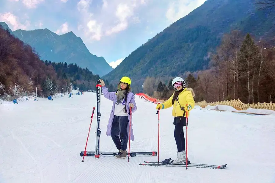 孟屯河谷滑雪場