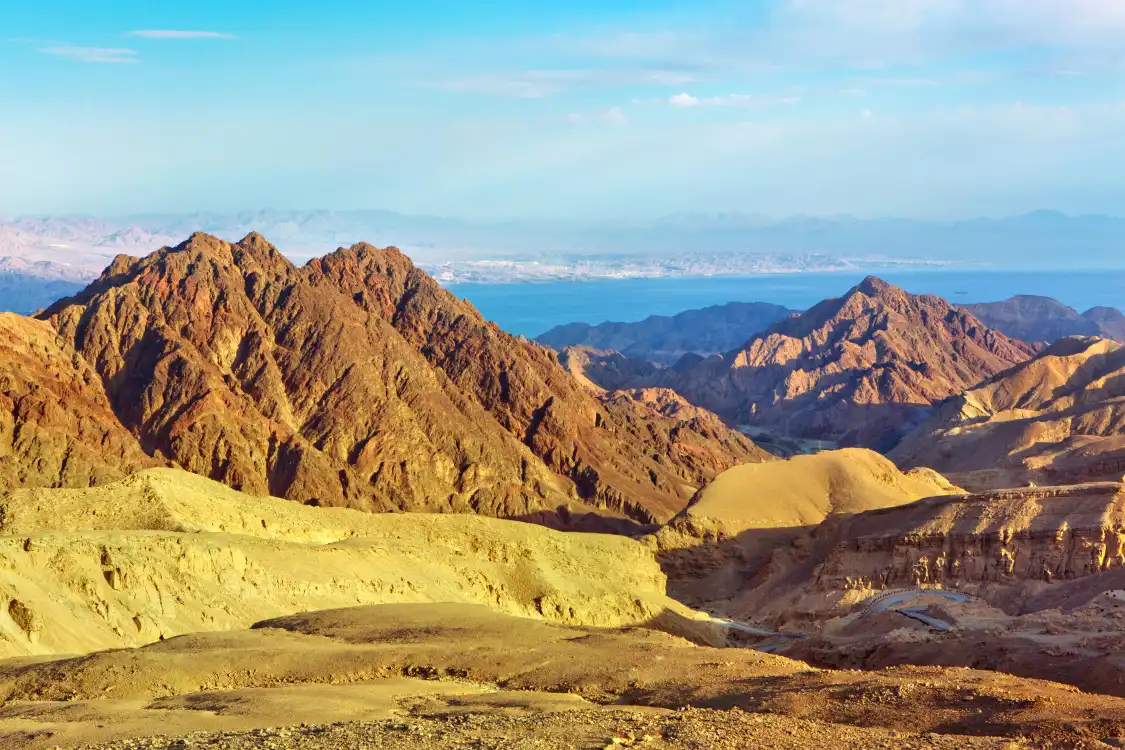 Hotels near Red Canyon