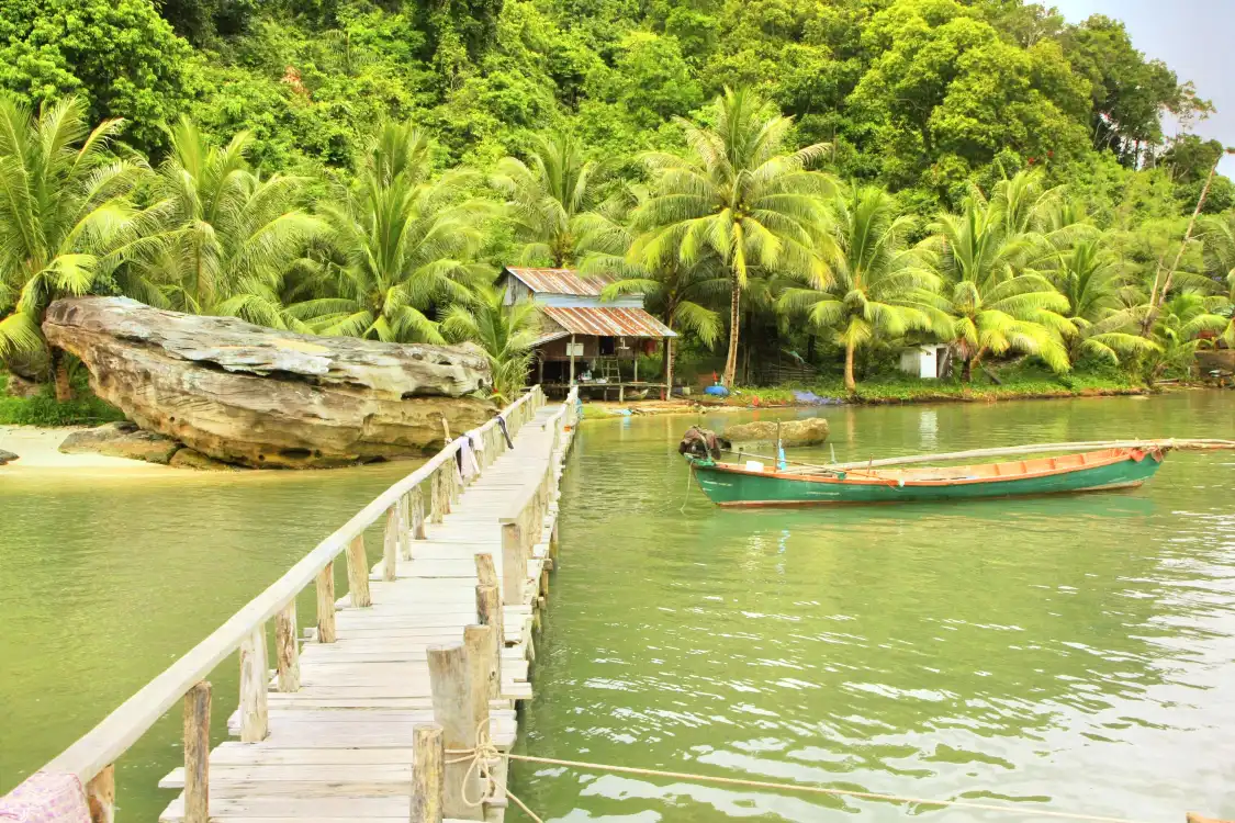 Hotels near Ream National Park