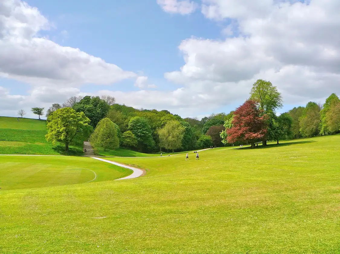 Hotels near Roundhay Park
