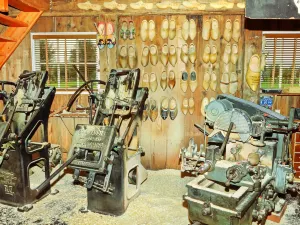 잔세스칸스 나막신 공장