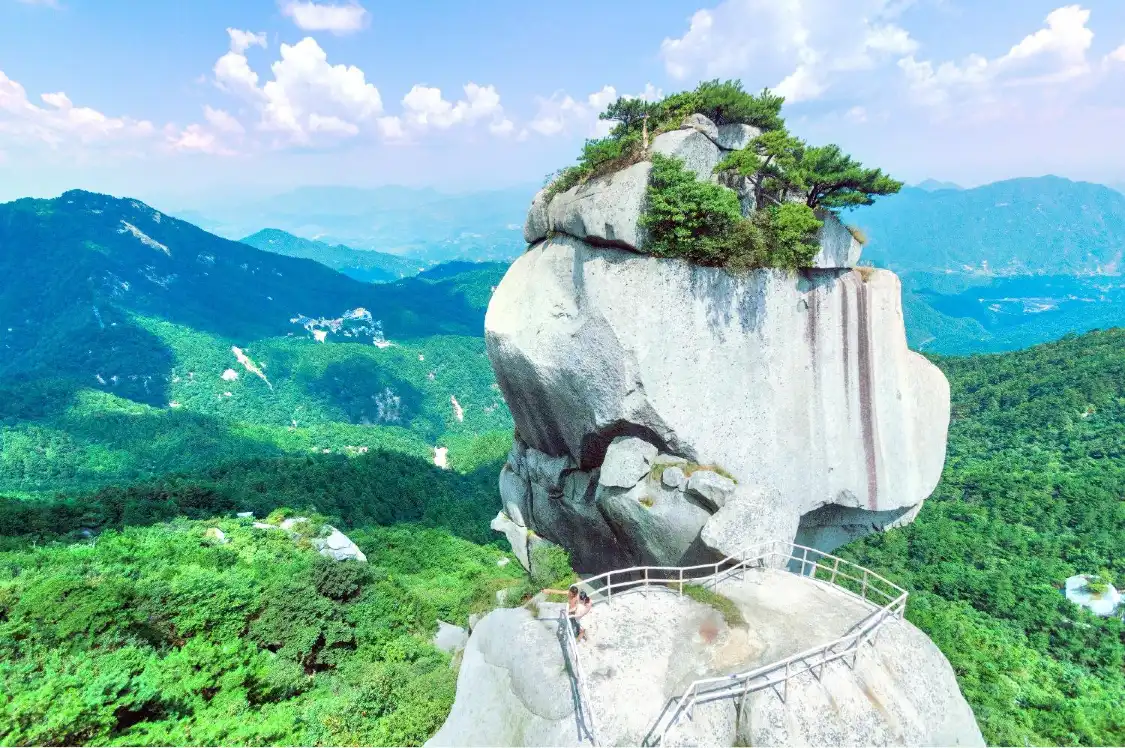 Hotels near Miaodao Mountain
