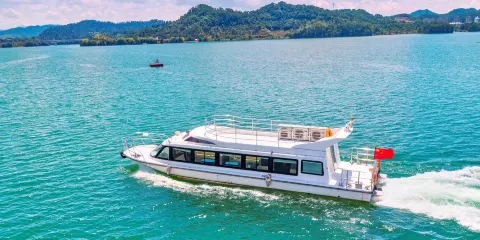 千島湖濱江希爾頓休閒艇票+東南湖區黃山尖門票+來回纜車票 【小眾線路|休閒體驗】