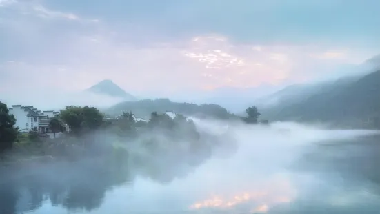 桃花潭畔旅遊度假區