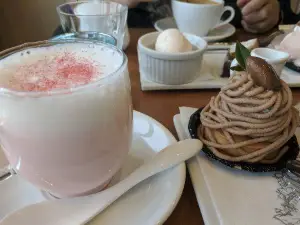Lagonda Milk Bar