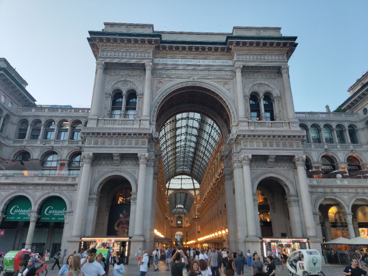 ミラノ ヴィットーリオ エマヌエーレ2世のガッレリア 評判 案内 トリップドットコム
