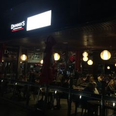 Dundee’s Restaurant 여행 사진