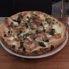 Julius Pizzeria User Photo