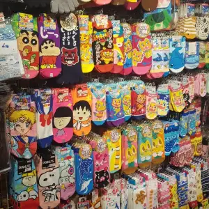 길거리의 아기자기한 소품 가게들, 소품 구경하느라 시간가는줄 몰라요
.
여행이 영어로 뭐지?
👉일본 여행 기록
(Okinawa, Japan)

#trippal #일본여행 #오키나와 #2016