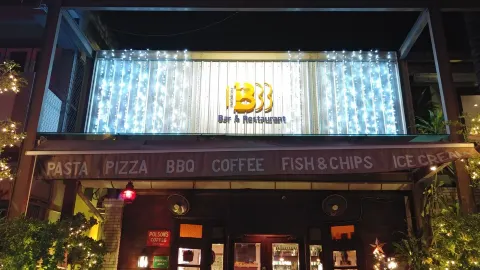 BBB Bar and Restaurant in マンダレイ