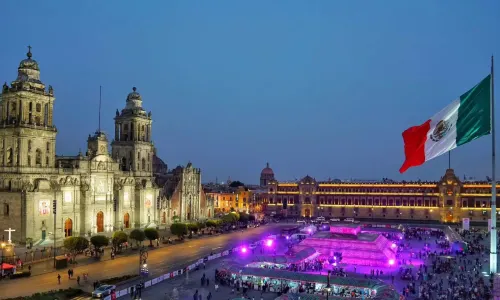 Constitution Plaza