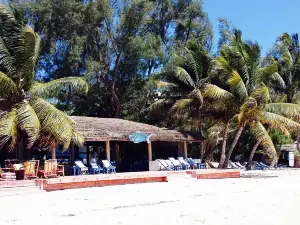 Sur La Plage Chez Cecile Restaurant