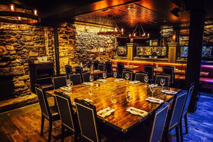 VIEUX-PORT STEAKHOUSE