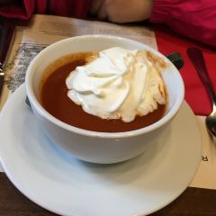 ZEUGHAUSKELLER User Photo