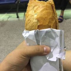 Bánh Mì Huynh Hoa User Photo