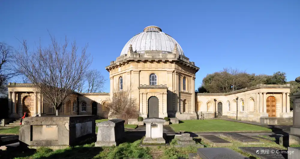 Hotels near Brompton Cemetery