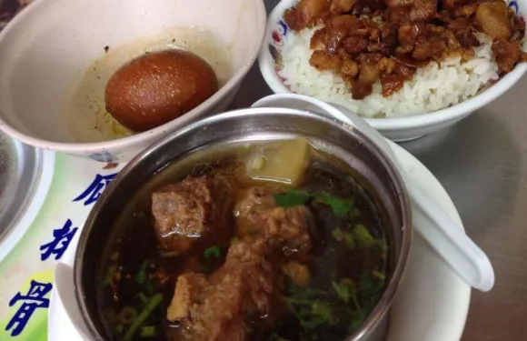 大圓環雞肉飯
