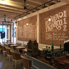 Eleven Two & Co. 여행 사진