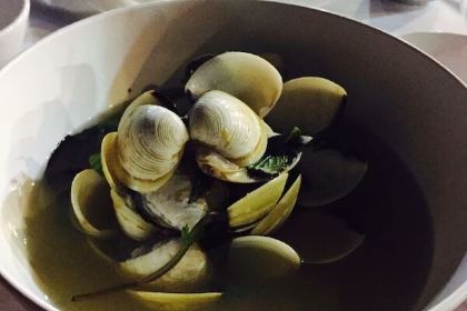 Nhà hàng Cây Bàng