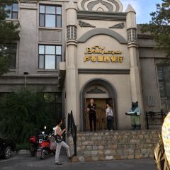 LU BU LI XI CAN TING HAI LA ER DIAN User Photo