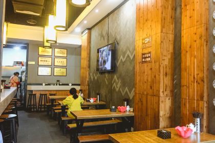 秦云老太婆摊摊面(全国总店)